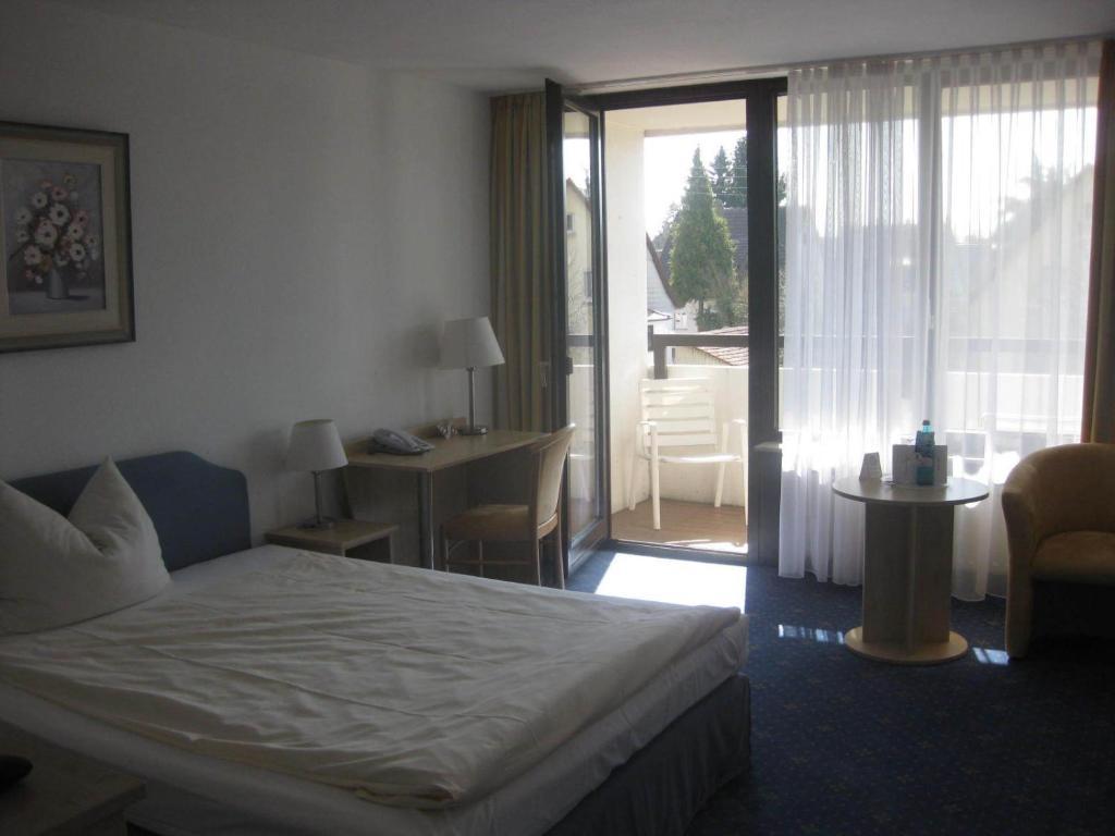 Hak Hotel Am Klostersee Sindelfingen Pokoj fotografie